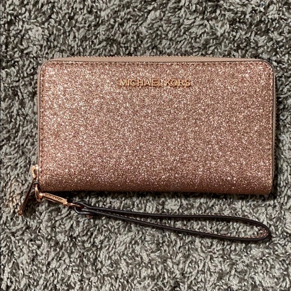 Michael Kors Handbags - Like New Michael Kors wallet